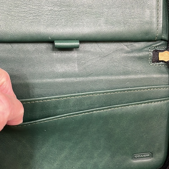 RARE Green Vintage Coach Zip Around Wallet Excellent Condition - Picture 8 of 16